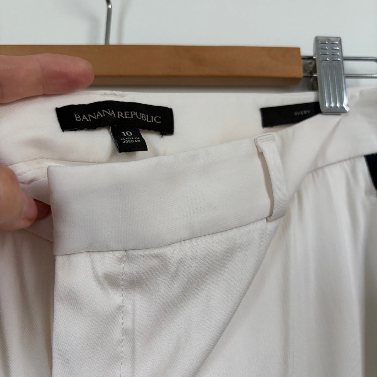 Banana Republic Avery Tuxedo Stripe Trouser Ivory Navy Pleated Ankle Pant Size 10