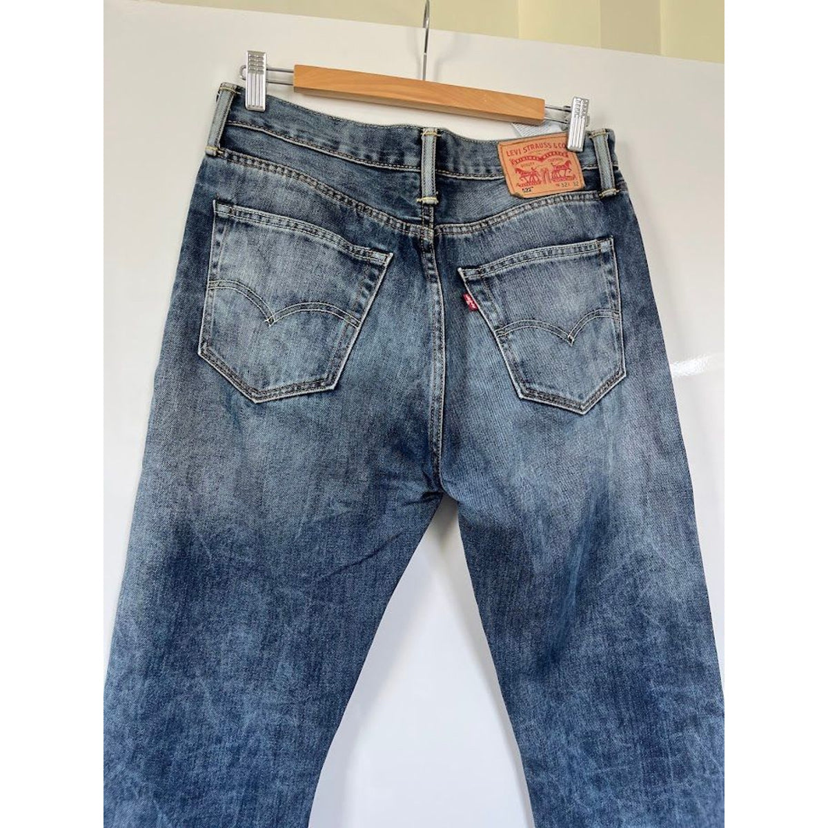 Levi's 522 Slim Taper Jeans 32x32 mens Med wash Faded Discontinued 2014